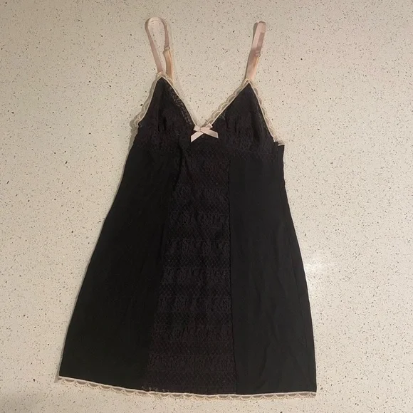 Elegant Black Lace Slip Dress - Picture 4 of 6